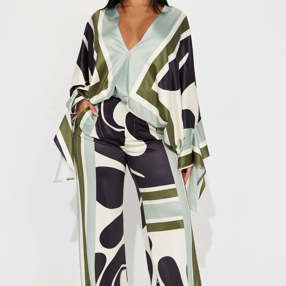 LAST CHANCE Fashion Nova Pant Set Sage Green Abstract Swirl Wide Leg 🌿 3x - Picture 6 of 6